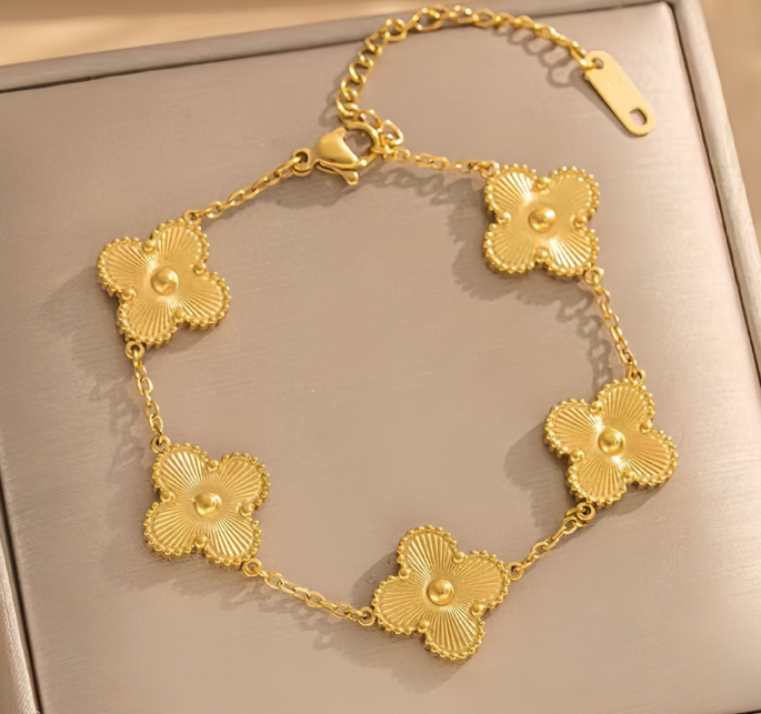 18k Gold-Plated Clover Bracelet