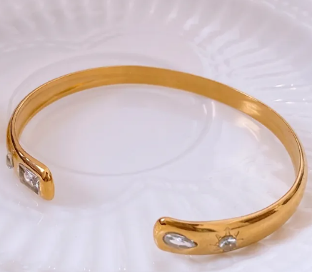 24k Gold-Plated Teardrop Cubic Zirconia Bracelet